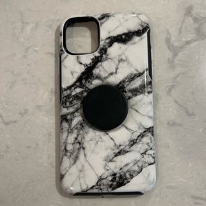iPhone 11 Pro Max Otterbox case